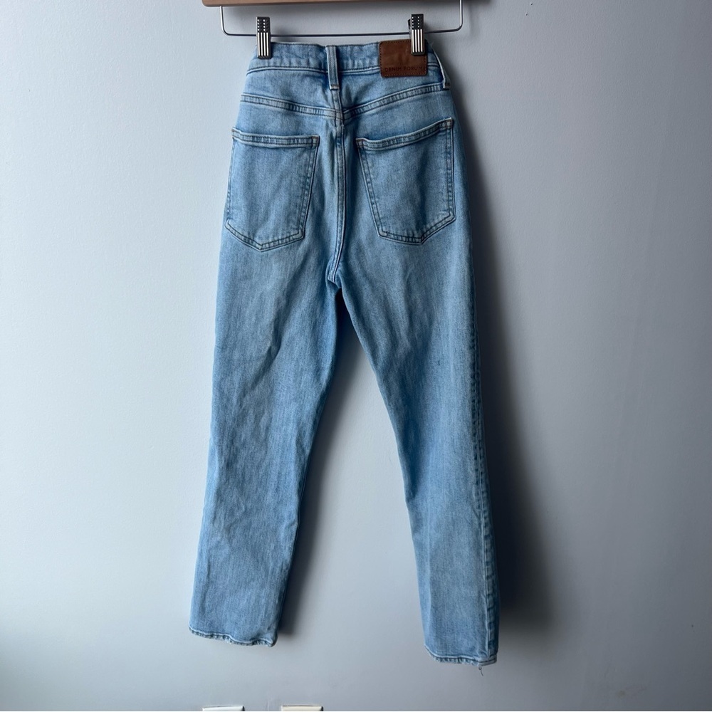 Aritzia Denim Forum Arlo Jeans light wash straight - Picture 3 of 10